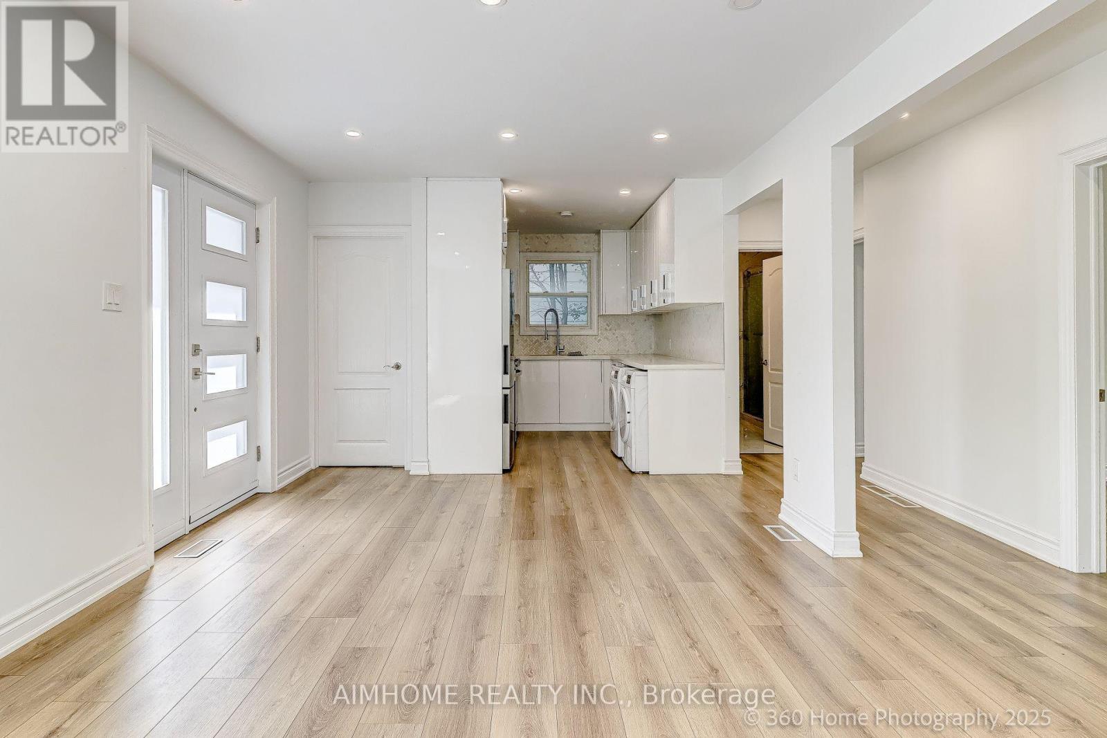 108 Steeles Avenue E, Markham, ON