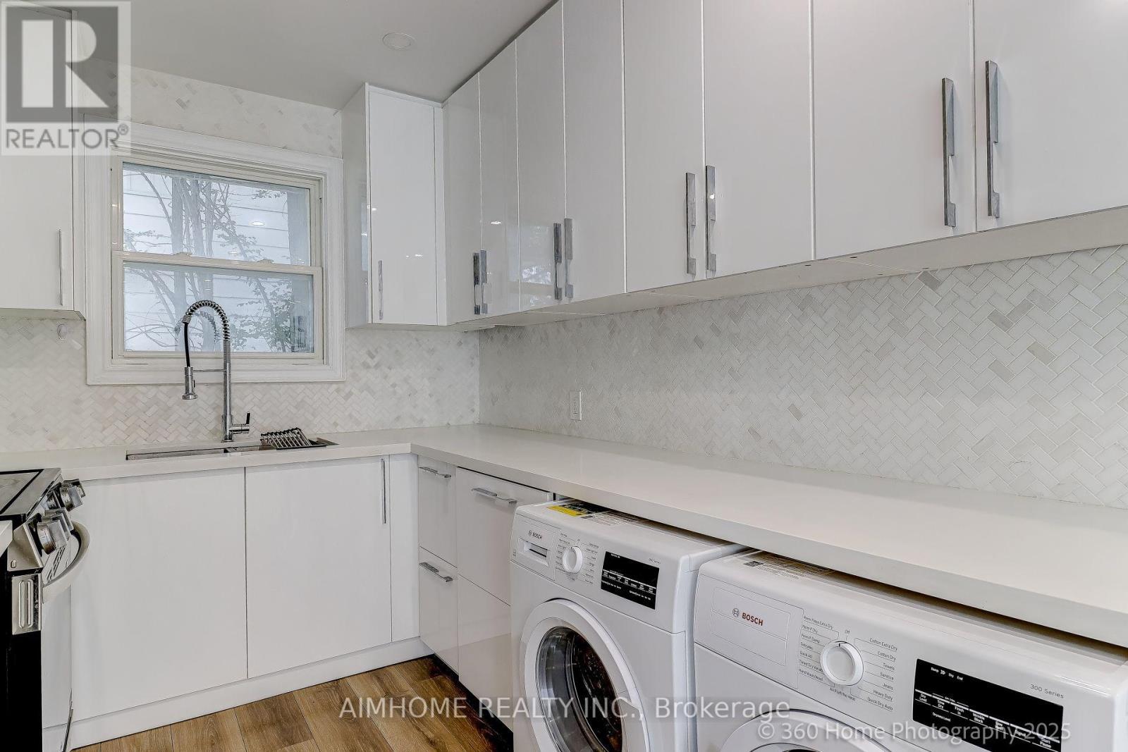 108 Steeles Avenue E, Markham, ON