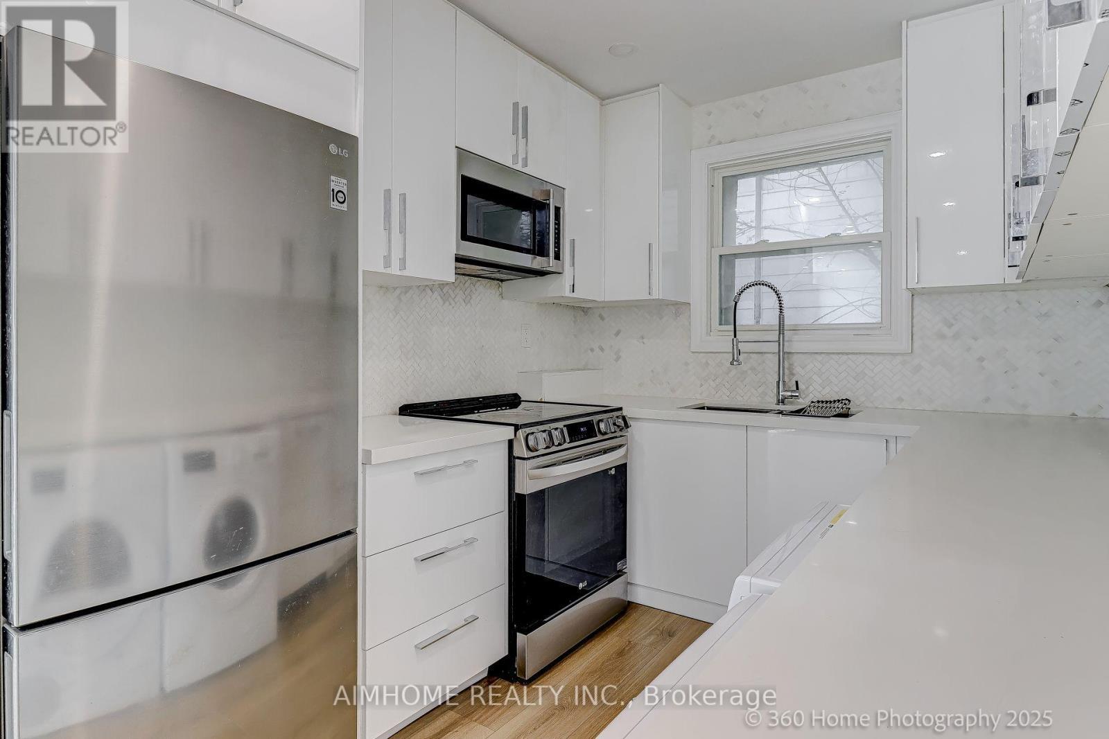 108 Steeles Avenue E, Markham, ON
