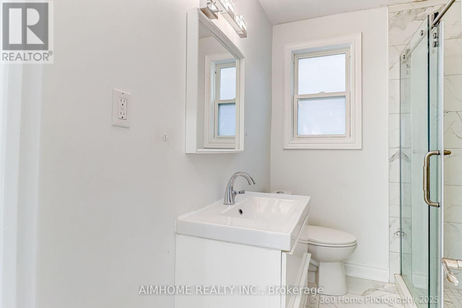 108 Steeles Avenue E, Markham, ON