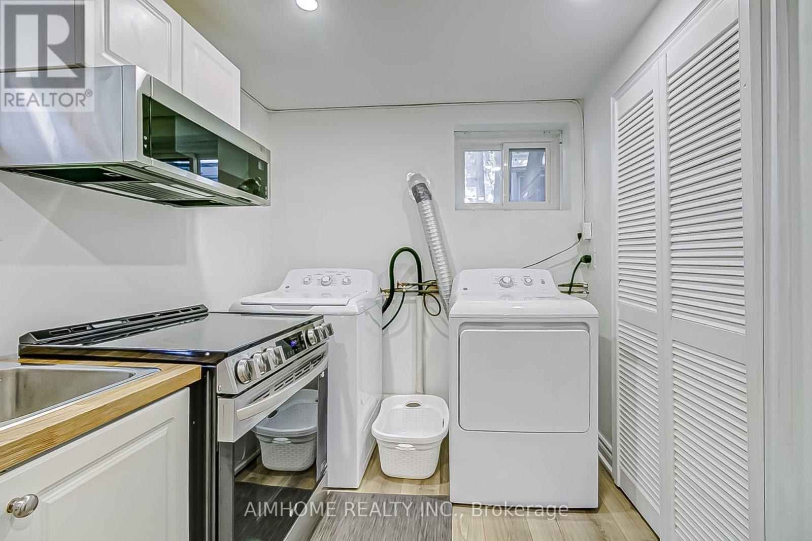 108 Steeles Avenue E, Markham, ON