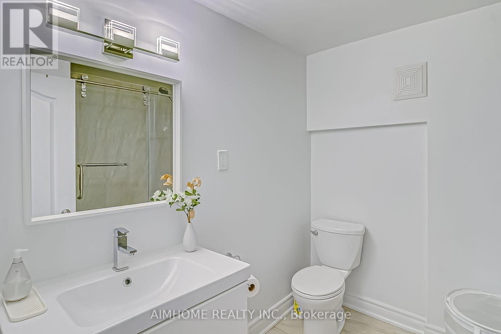 108 Steeles Avenue E, Markham, ON