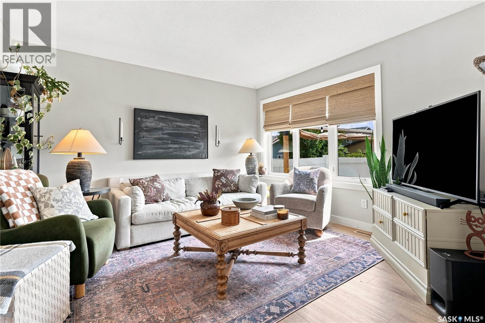 4409 Green Poplar Lane E, Regina, SK - Indoor Photo Showing Living Room