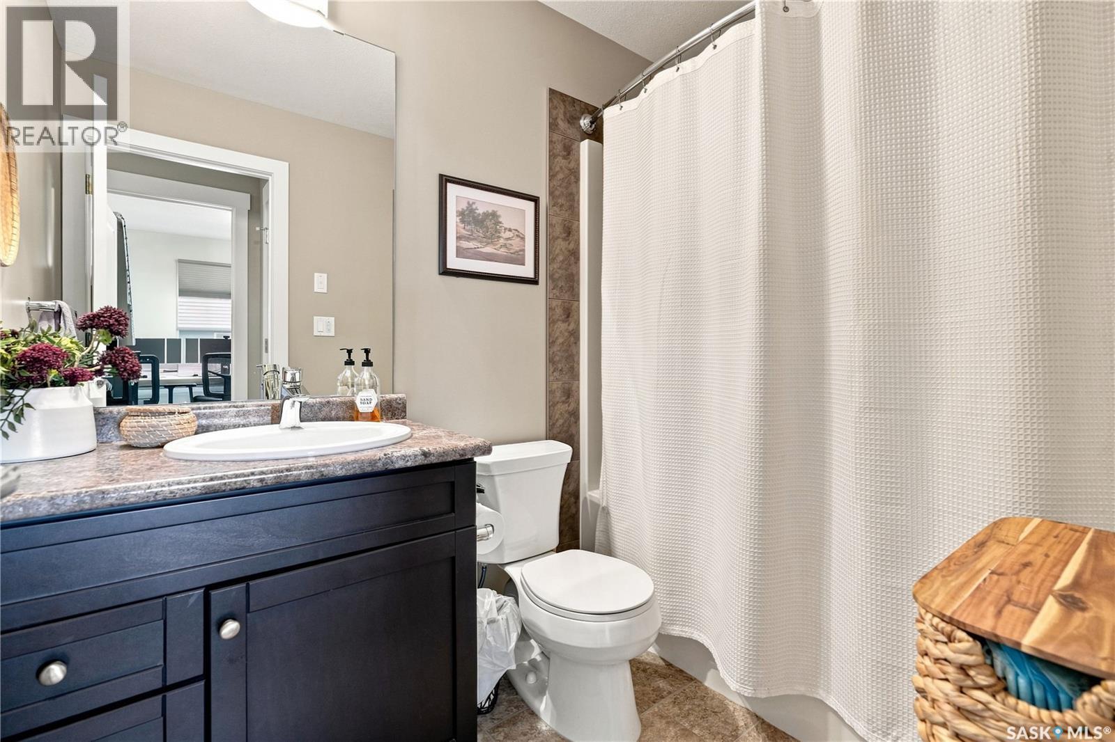 4409 Green Poplar Lane E, Regina, SK - Indoor Photo Showing Bathroom