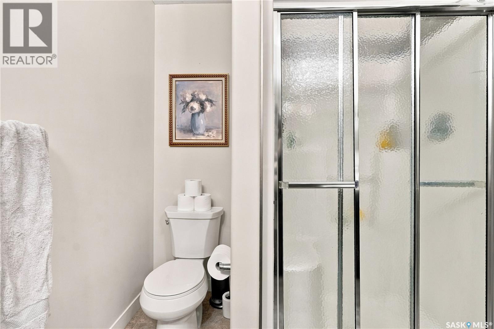 4409 Green Poplar Lane E, Regina, SK - Indoor Photo Showing Bathroom