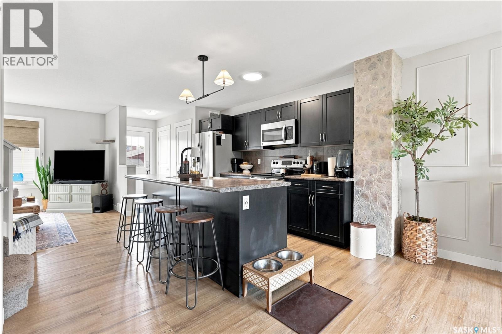 4409 Green Poplar Lane E, Regina, SK - Indoor Photo Showing Kitchen With Stainless Steel Kitchen With Upgraded Kitchen