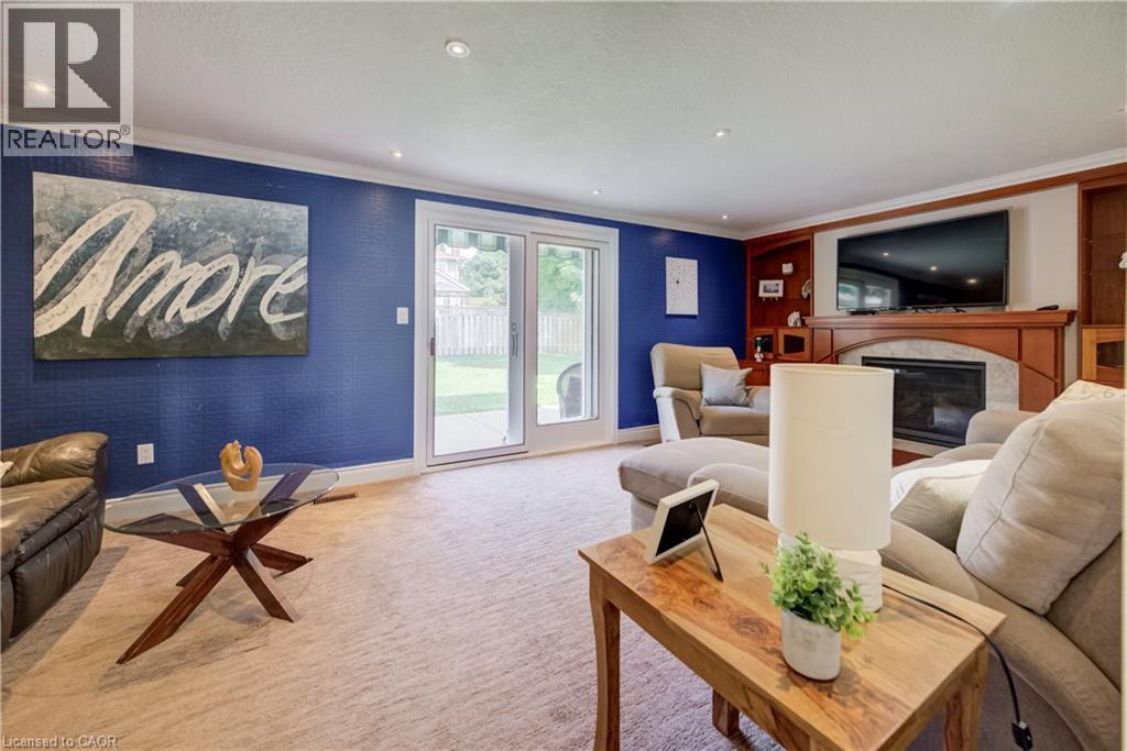 298 Creighton Court, Waterloo, ON - Indoor Photo Showing Living Room With Fireplace