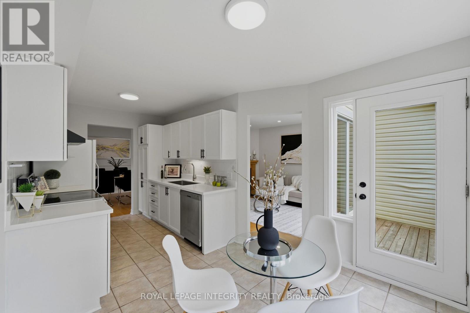 Breakfast Nook and Kitchen - Main Level - 20 Redding Way, Ottawa, ON - Indoor Photo Showing Kitchen