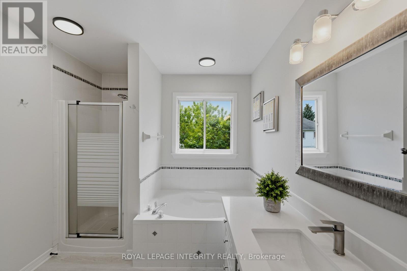 Ensuite - Upper Level - 20 Redding Way, Ottawa, ON - Photo Showing Other Room