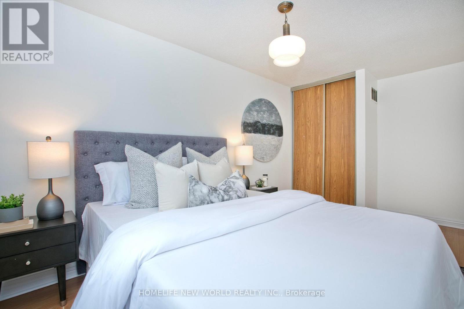 BED 8 - 60 James Park Square, Toronto, ON - Indoor Photo Showing Bedroom
