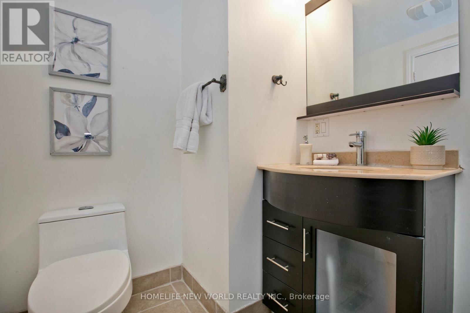 60 James Park Square, Toronto, ON - Indoor Photo Showing Bathroom