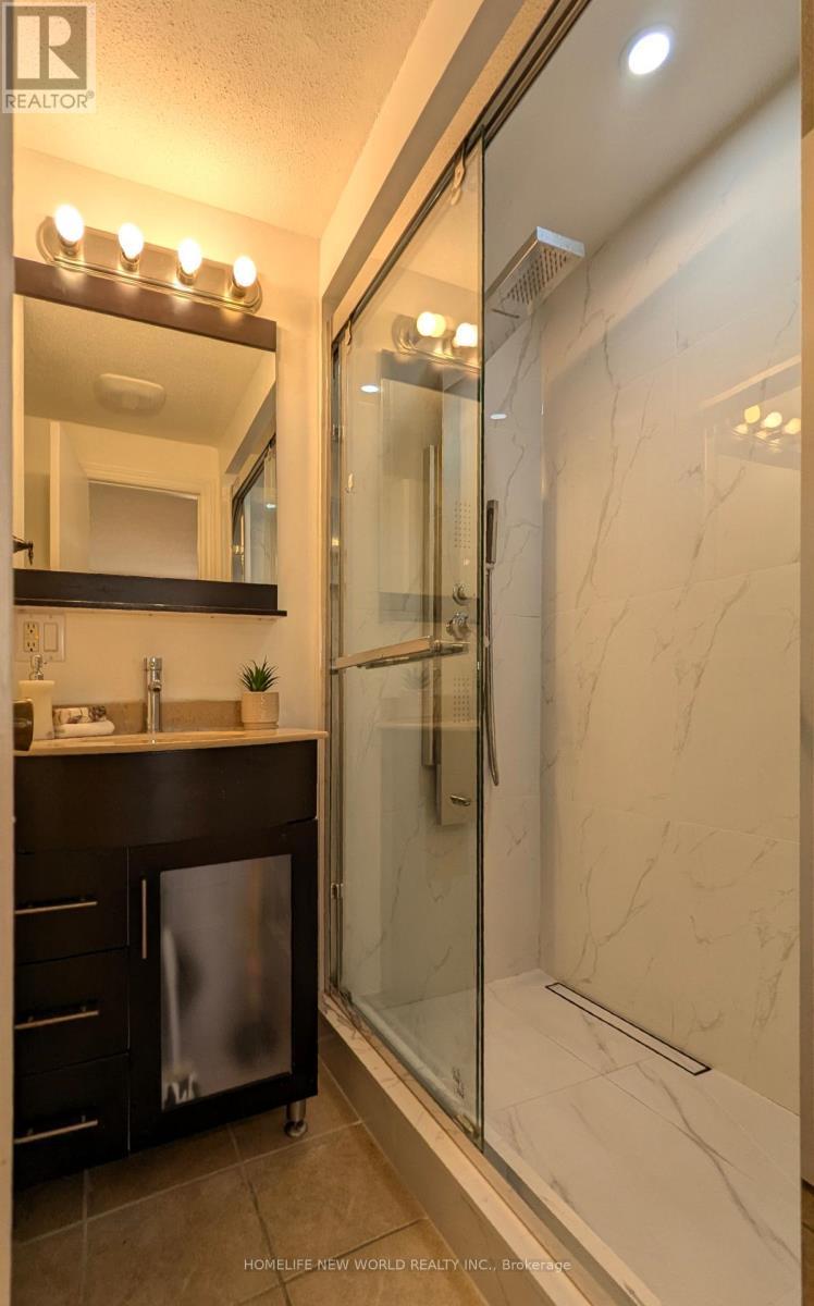 ENSUITE 3 - 60 James Park Square, Toronto, ON - Indoor Photo Showing Bathroom