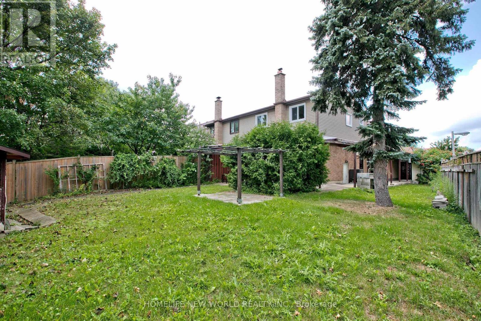 60 James Park Square, Toronto, ON - Outdoor