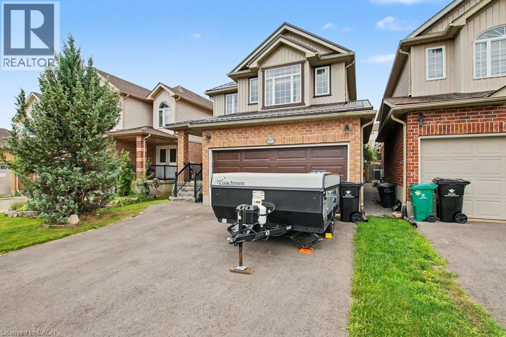 568 Robert Ferrie Drive, Kitchener, ON - Outdoor