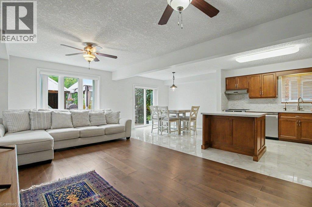 Beautiful warm Maple wood flooring - 568 Robert Ferrie Drive, Kitchener, ON - Indoor