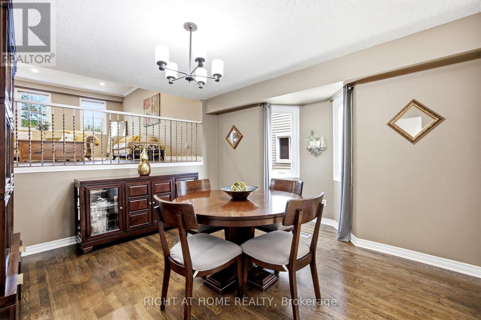 4141 Trellis Crescent, Mississauga, ON - Indoor Photo Showing Dining Room