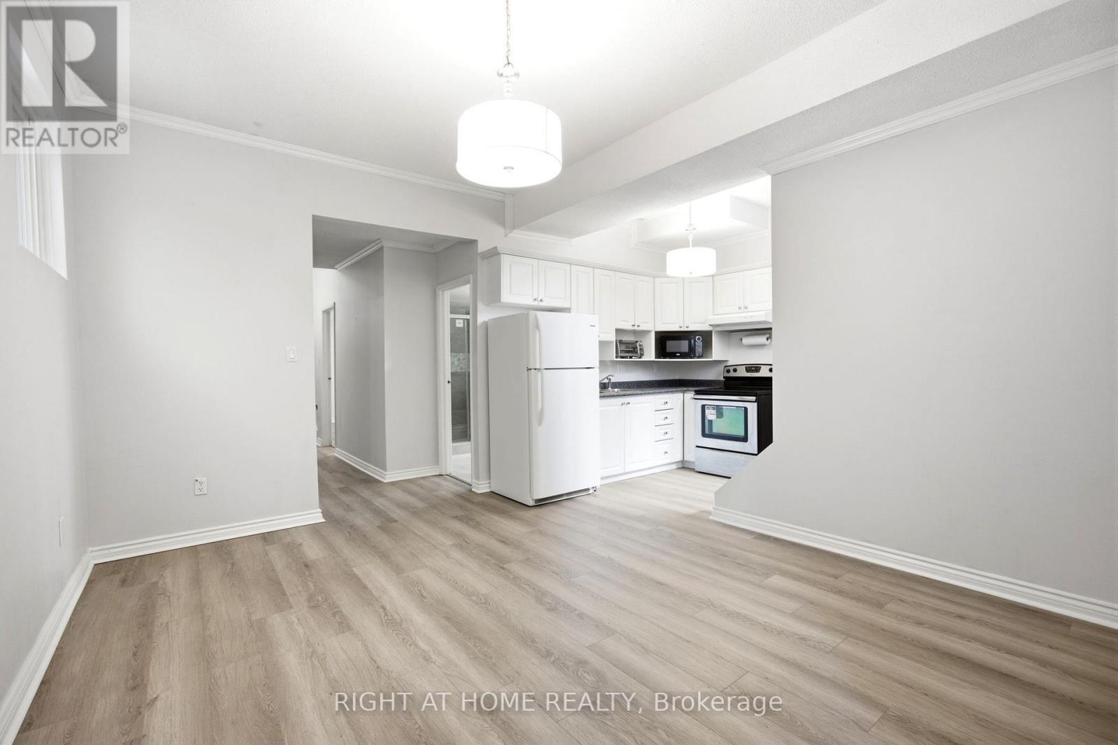 4141 Trellis Crescent, Mississauga, ON - Indoor Photo Showing Kitchen