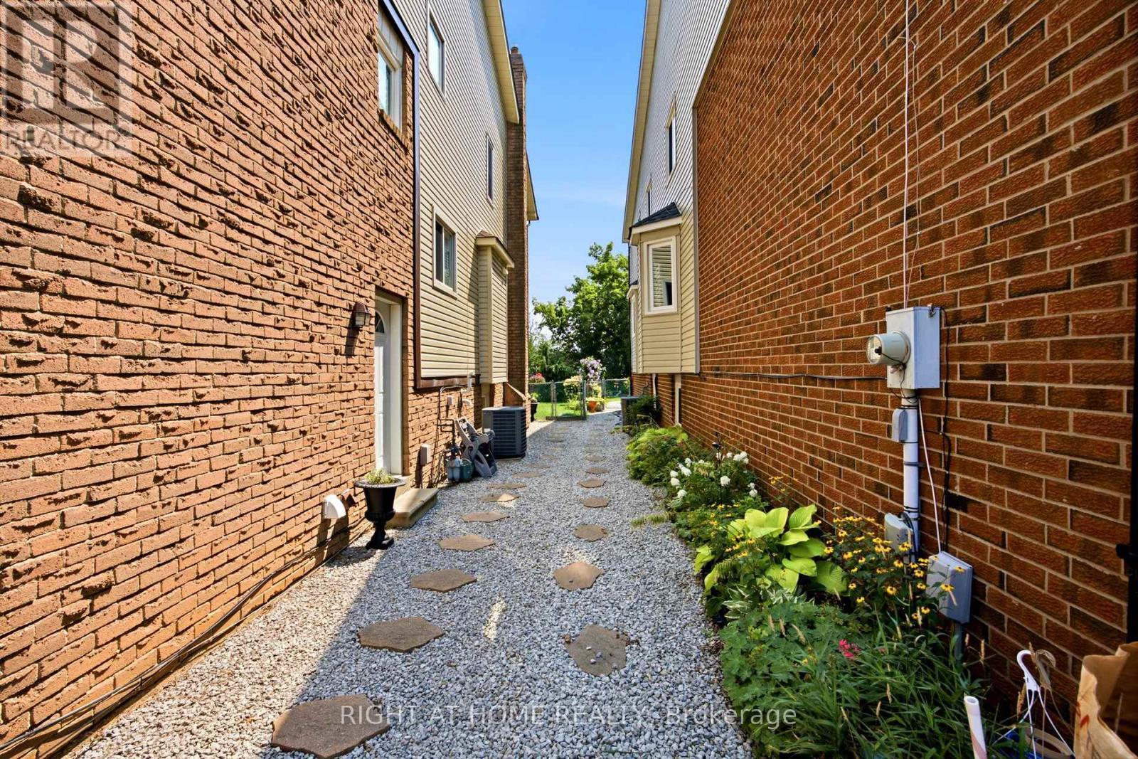 4141 Trellis Crescent, Mississauga, ON - Outdoor With Exterior