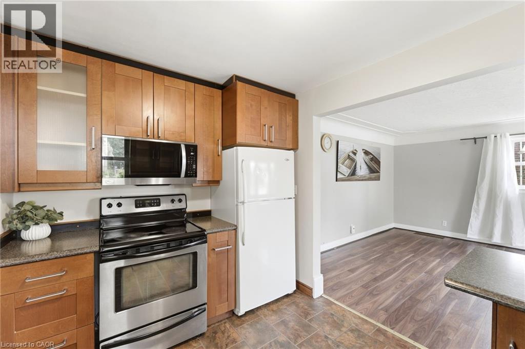 61 Glenmount Avenue, Hamilton, ON - Indoor Photo Showing Kitchen