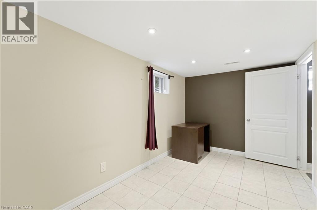 61 Glenmount Avenue, Hamilton, ON - Indoor Photo Showing Other Room