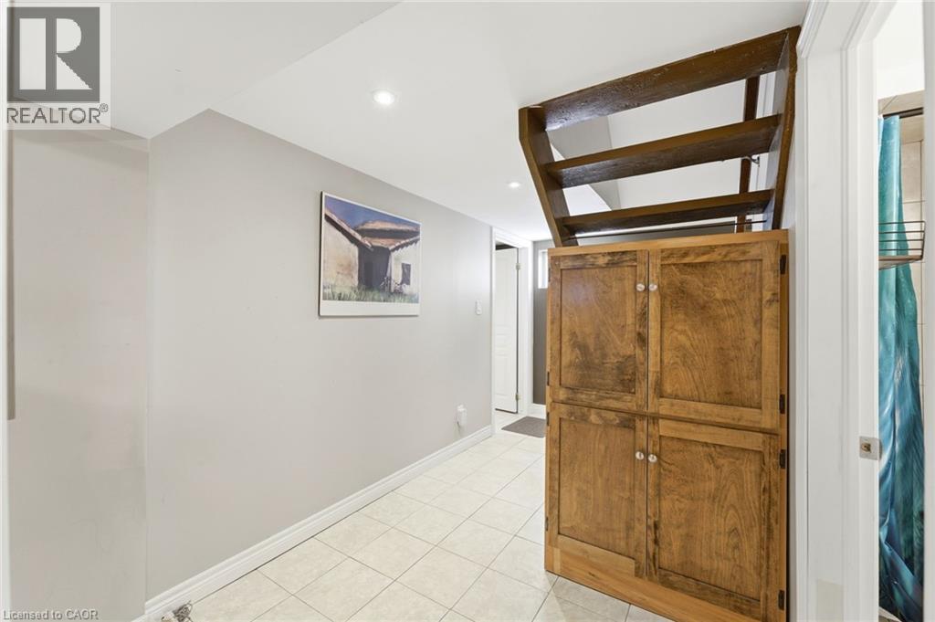 61 Glenmount Avenue, Hamilton, ON - Indoor Photo Showing Other Room
