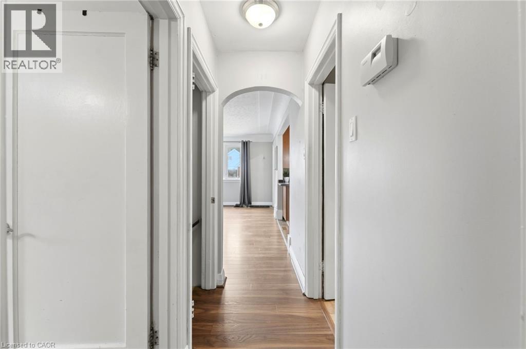 61 Glenmount Avenue, Hamilton, ON - Indoor Photo Showing Other Room