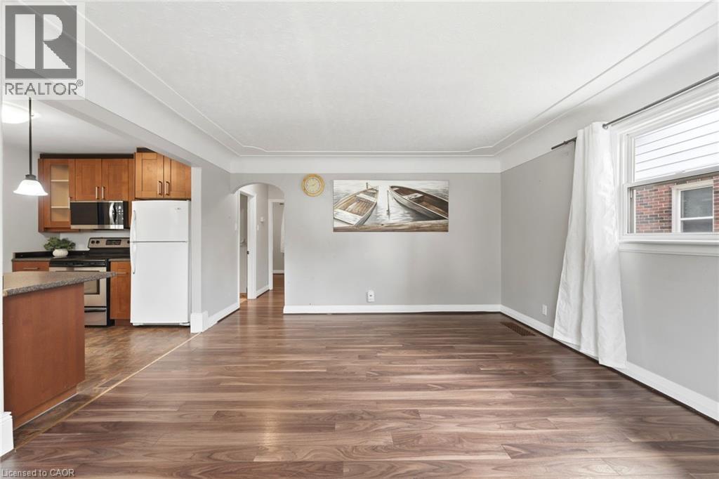61 Glenmount Avenue, Hamilton, ON - Indoor Photo Showing Kitchen