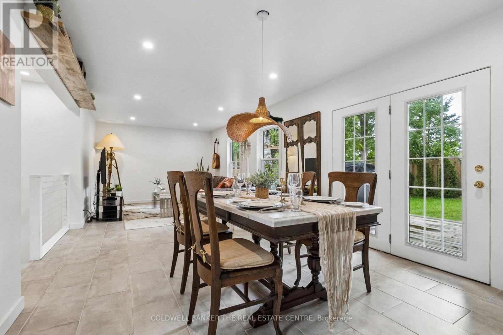 37 Fifth Avenue, Cambridge, ON - Indoor Photo Showing Dining Room