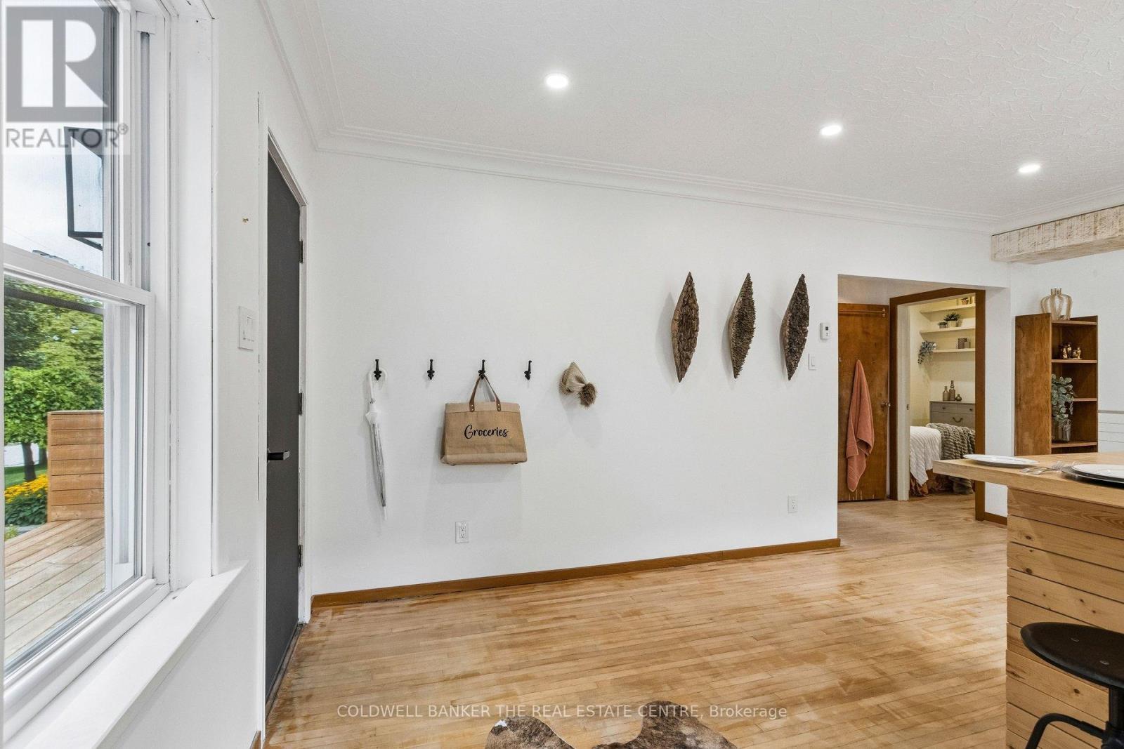 37 Fifth Avenue, Cambridge, ON - Indoor Photo Showing Other Room