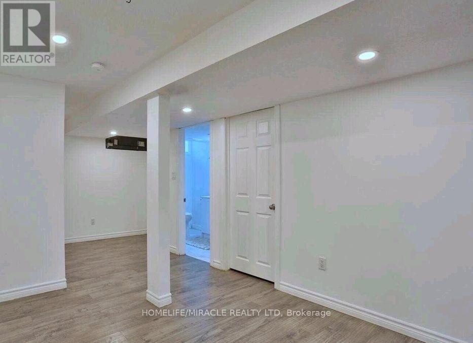 38 - 32 Mowat Boulevard, Kitchener, ON - Indoor Photo Showing Other Room