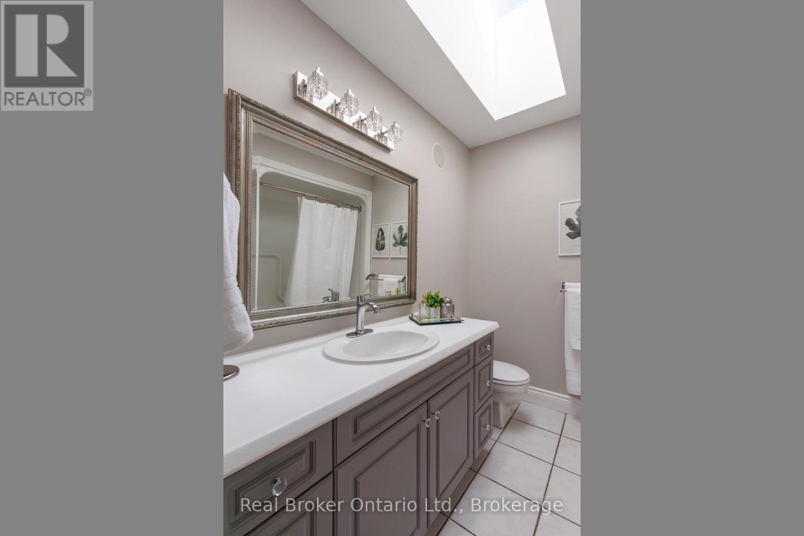 9 Paige Court, Hamilton Township, ON - Indoor Photo Showing Bathroom