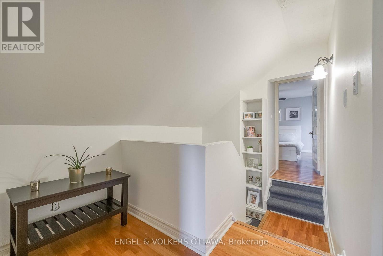 379 Madison Avenue, Ottawa, ON - Indoor Photo Showing Other Room