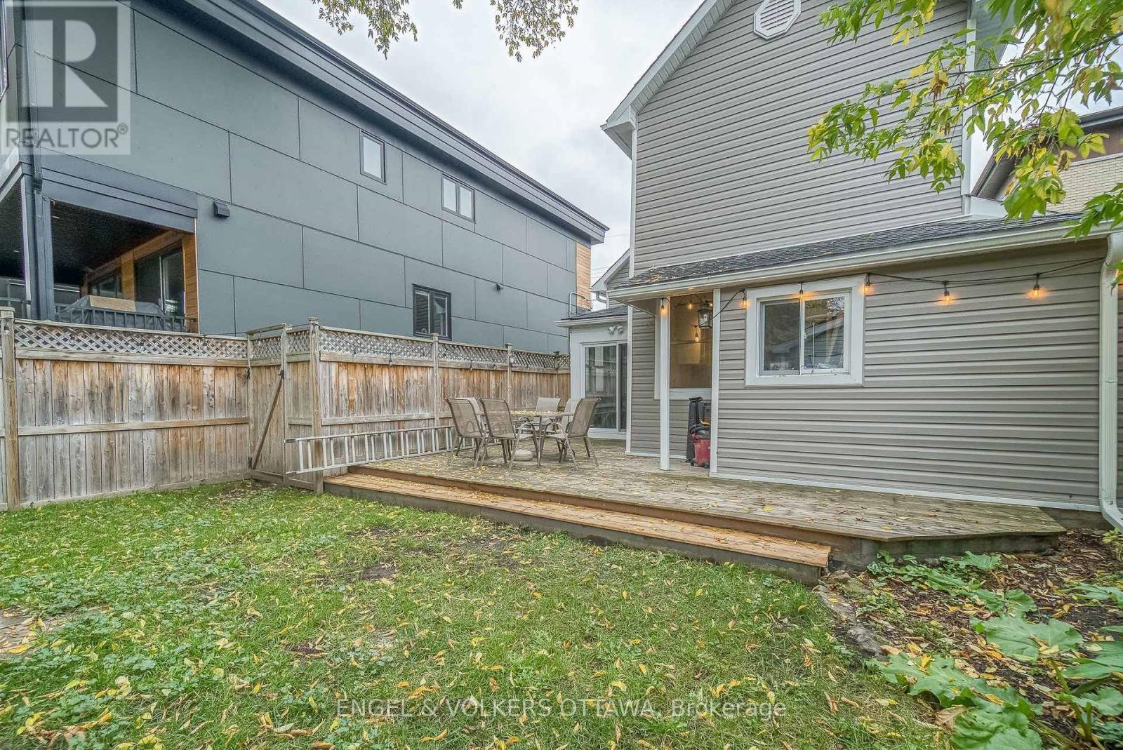 379 Madison Avenue, Ottawa, ON - Outdoor With Deck Patio Veranda