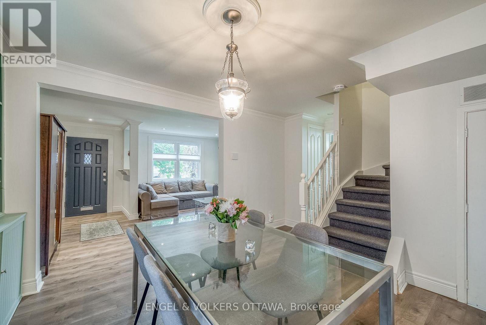 379 Madison Avenue, Ottawa, ON - Indoor Photo Showing Dining Room