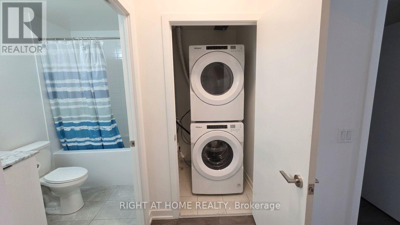 412 - 55 Duke Street W, Kitchener, ON - Indoor Photo Showing Laundry Room