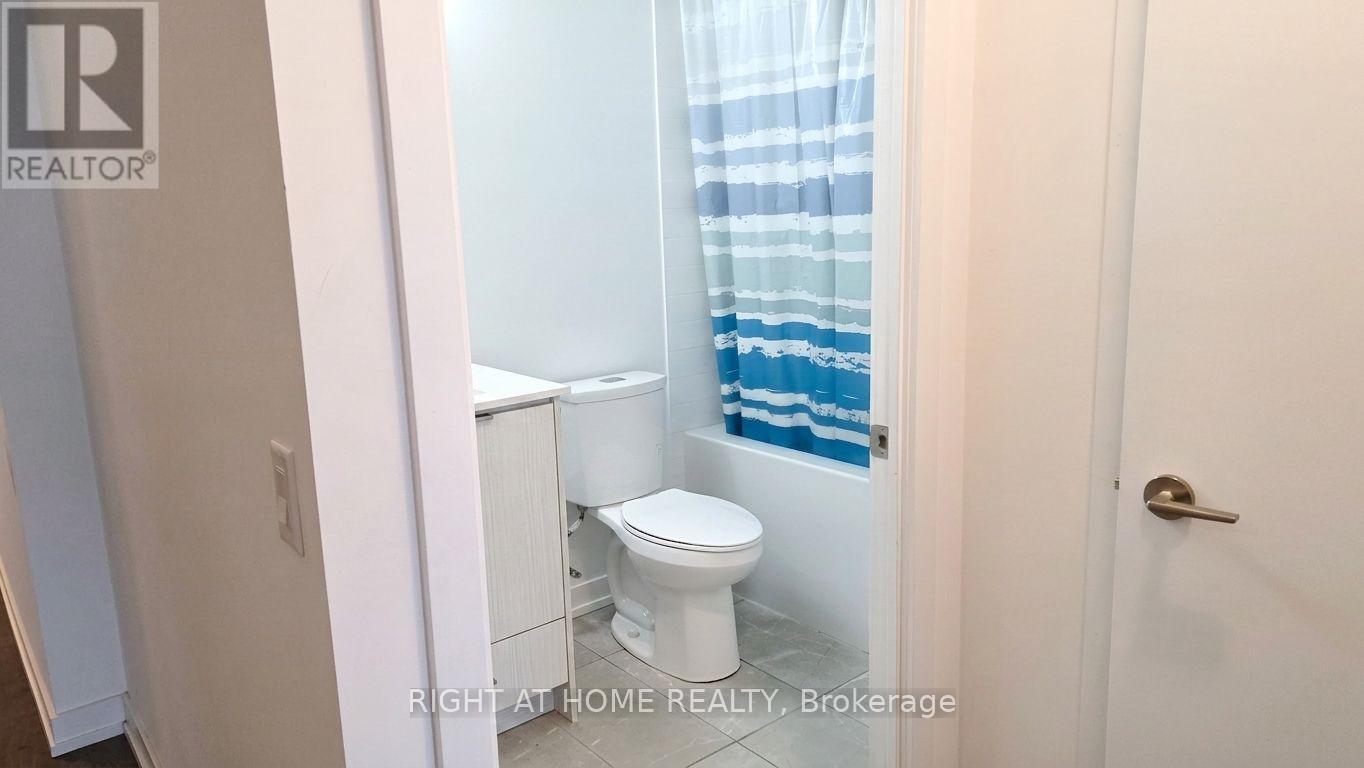 412 - 55 Duke Street W, Kitchener, ON - Indoor Photo Showing Bathroom