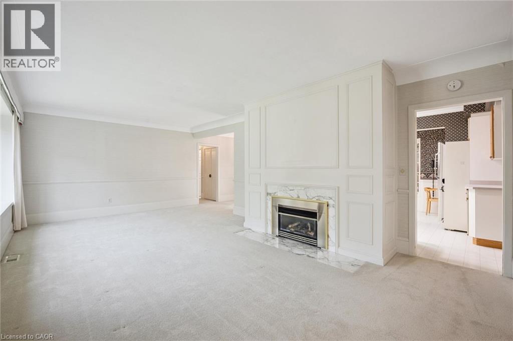 138 Appleby Place, Burlington, ON - Indoor With Fireplace