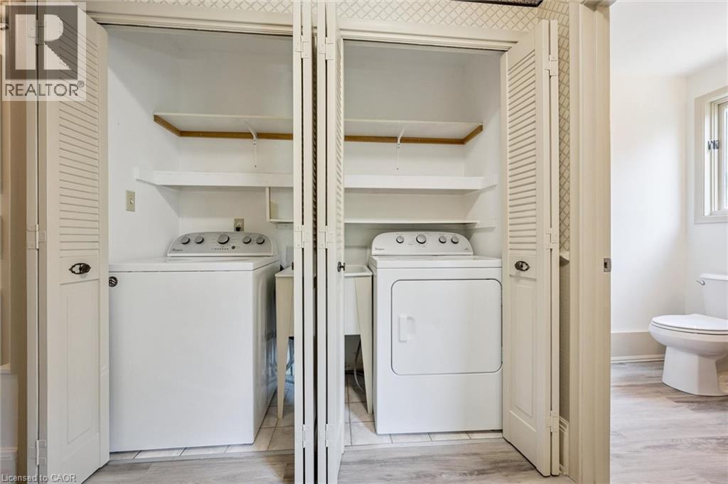 138 Appleby Place, Burlington, ON - Indoor Photo Showing Laundry Room