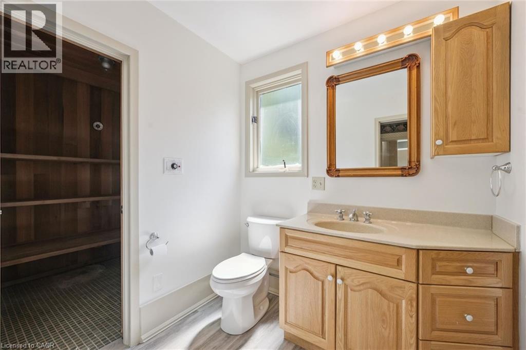 138 Appleby Place, Burlington, ON - Indoor Photo Showing Bathroom