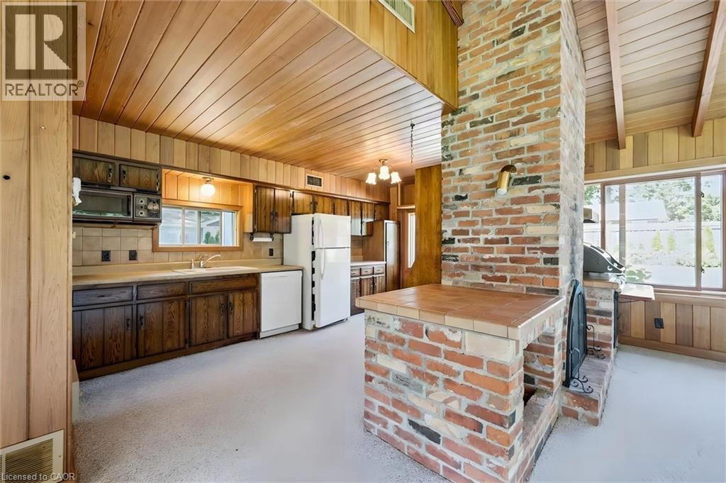 Virtually Staged - Garden House - 138 Appleby Place, Burlington, ON - Indoor Photo Showing Kitchen