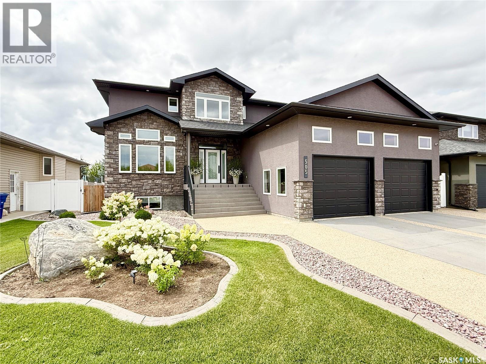 505 Brown Crescent, Weyburn, SK - Outdoor With Facade