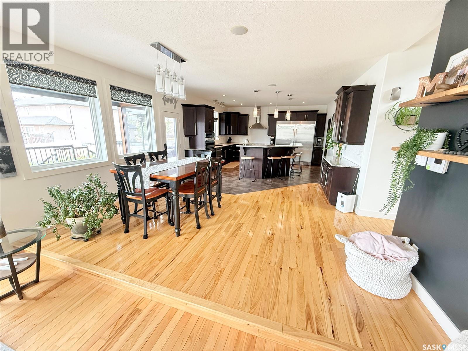505 Brown Crescent, Weyburn, SK - Indoor Photo Showing Dining Room