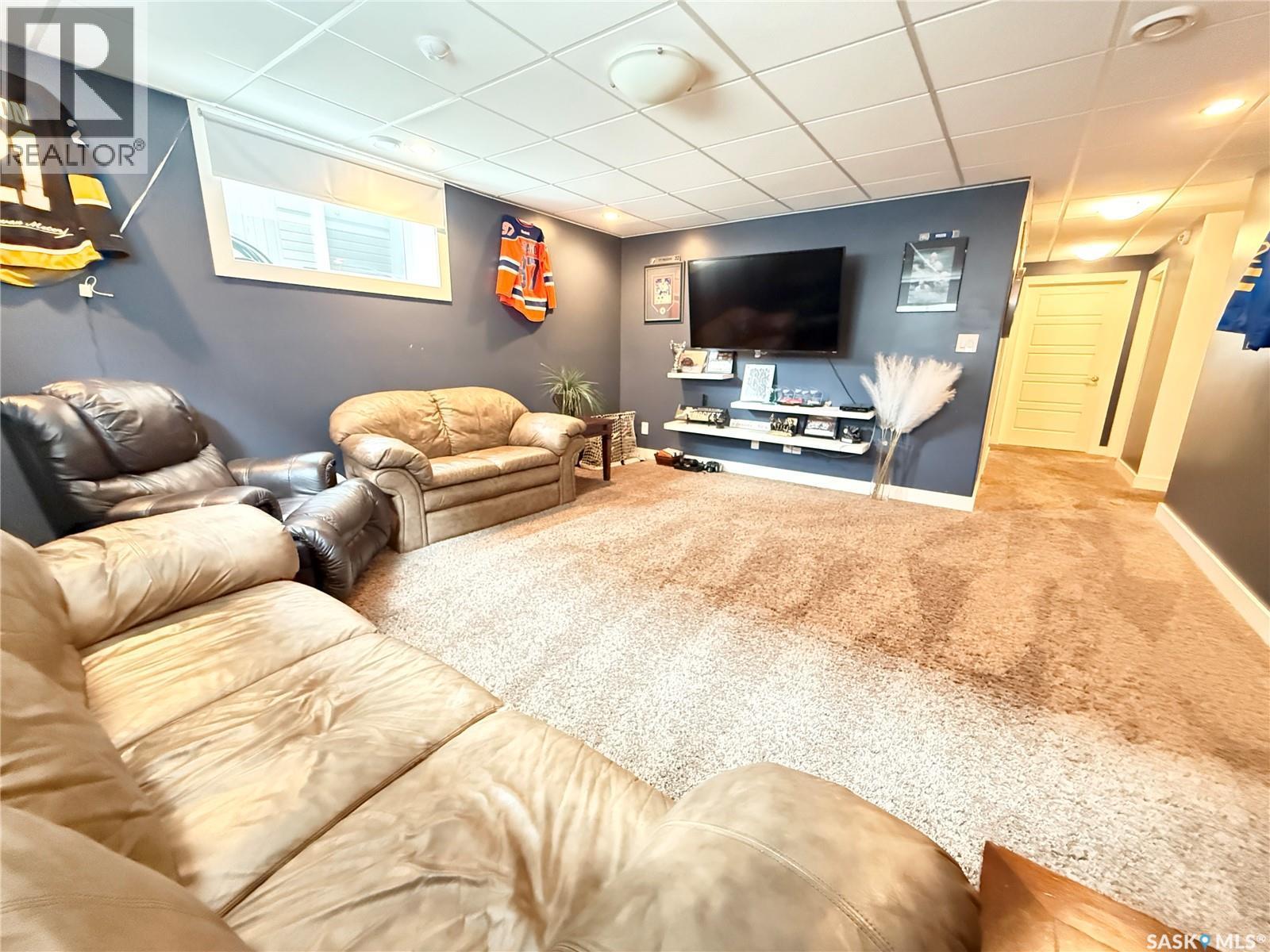 505 Brown Crescent, Weyburn, SK - Indoor
