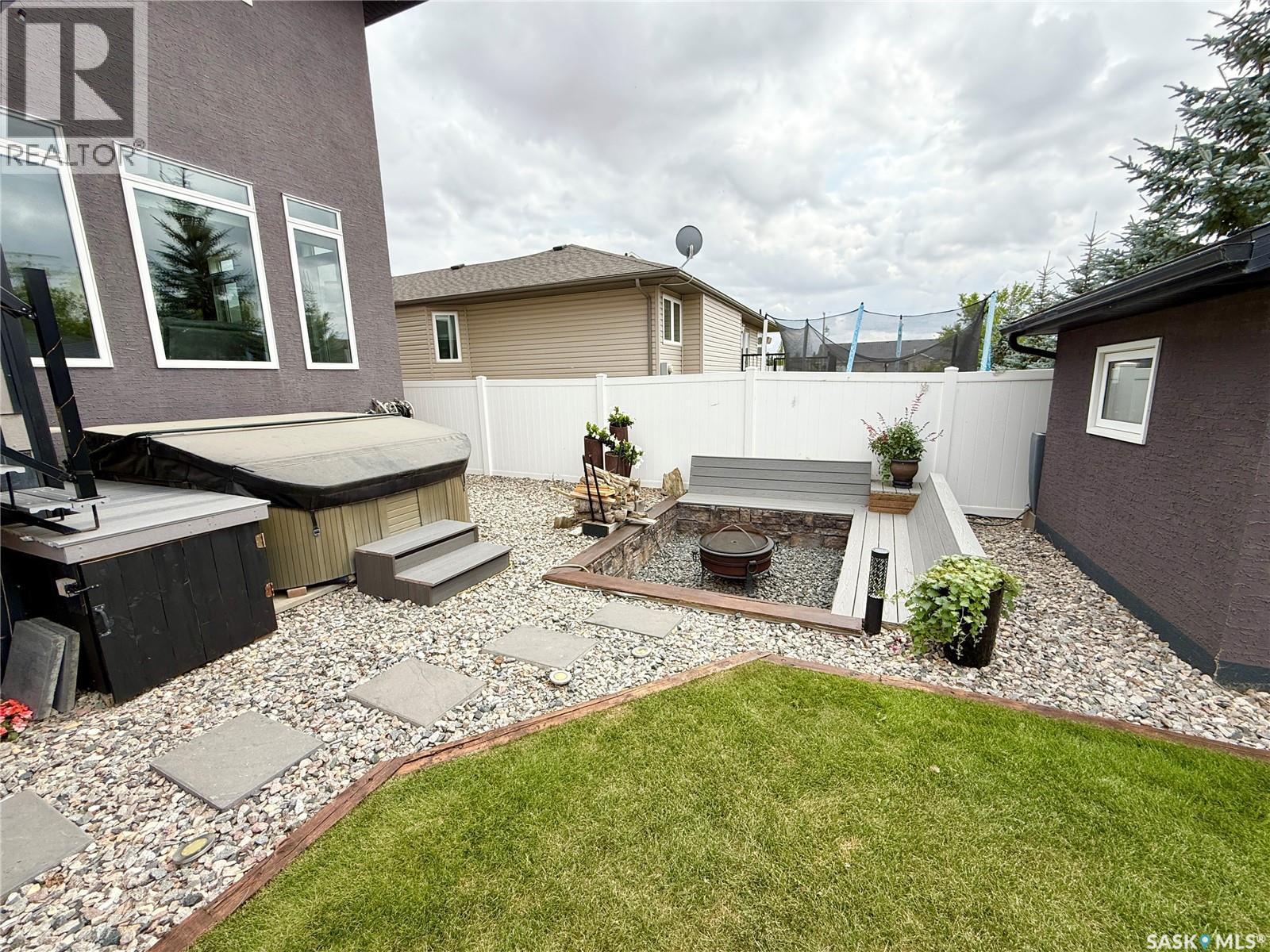 505 Brown Crescent, Weyburn, SK - Outdoor With Exterior