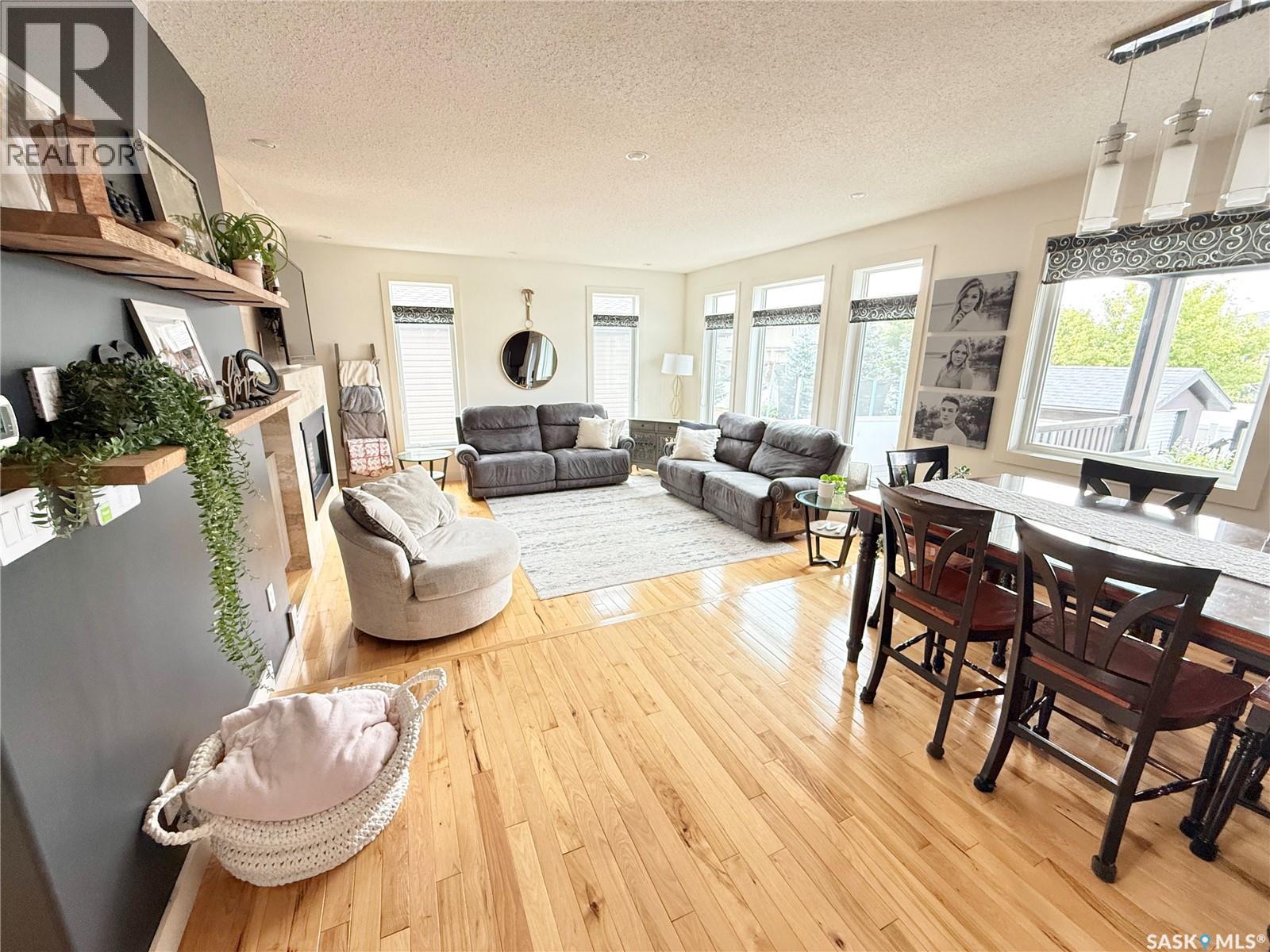 505 Brown Crescent, Weyburn, SK - Indoor