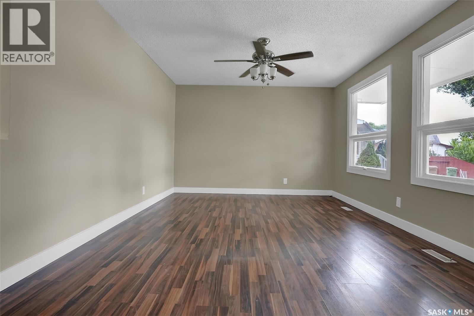 34 Armstrong Bay, Regina, SK - Indoor Photo Showing Other Room