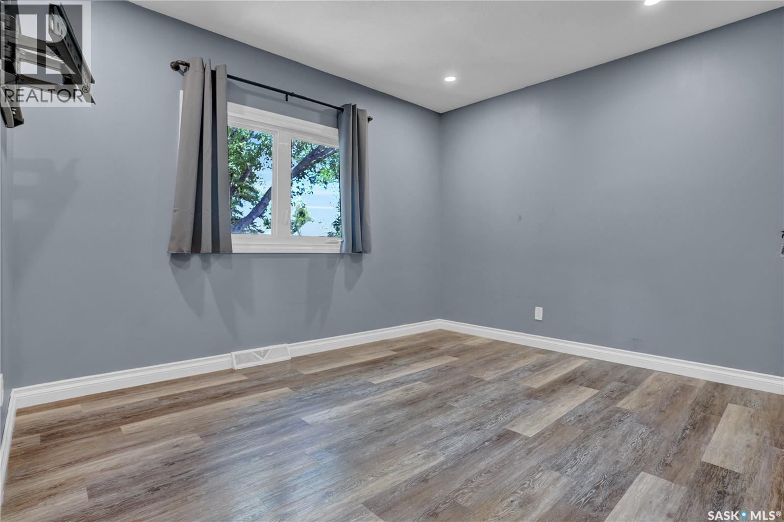 1119 Elgin Avenue, Moose Jaw, SK - Indoor Photo Showing Other Room
