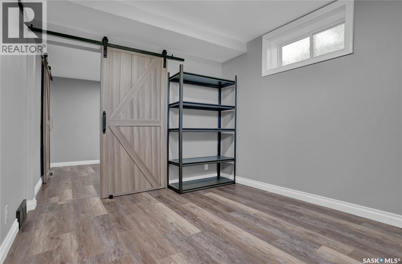 1119 Elgin Avenue, Moose Jaw, SK - Indoor
