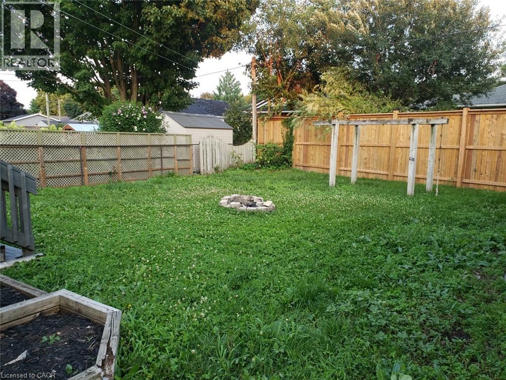 49 Edinburgh Road Unit# Bsmt, Kitchener, ON - Outdoor With Backyard