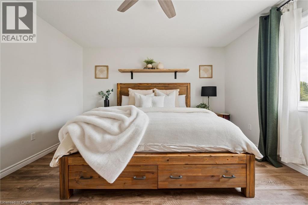 898A Gzowski Street, Fergus, ON - Indoor Photo Showing Bedroom
